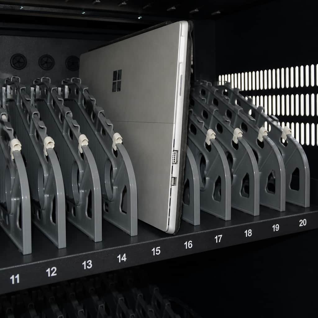 Independent compartments storage management for 3-zone charging trolley with storage