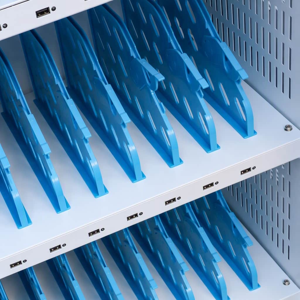 Independent compartments and ABS dividers for storage management in 30 way AC Laptop Charging Cart